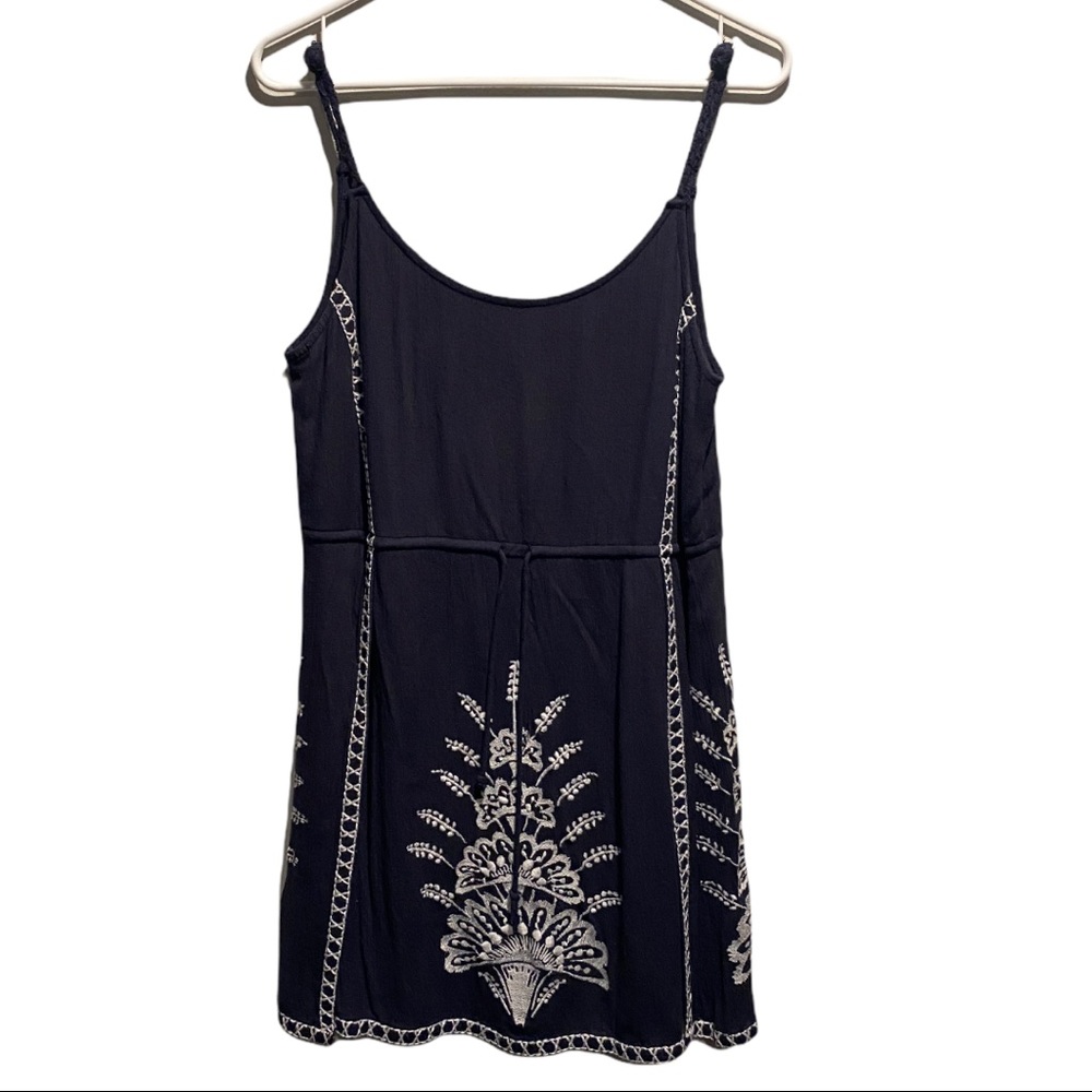O’NEIL  sundress embroidered cotton very good condition!